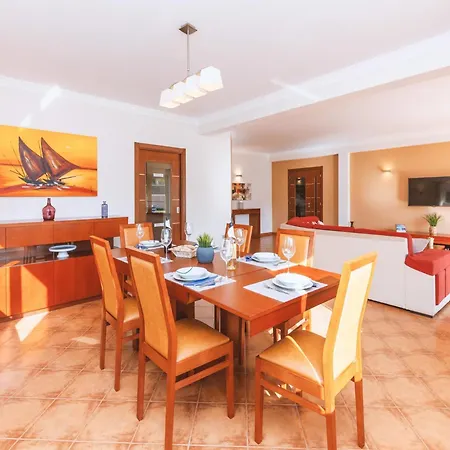 Villa In Albufeira Near Sea Beach * البوفيرا