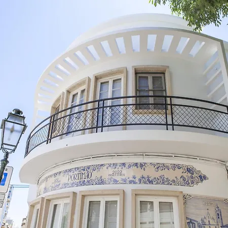 Villa In Albufeira Near Sea Beach فيلة
