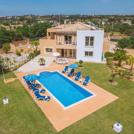 Villa In Albufeira Near Sea Beach فيلة البوفيرا