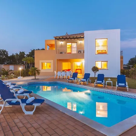 Villa In Albufeira Near Sea Beach البوفيرا