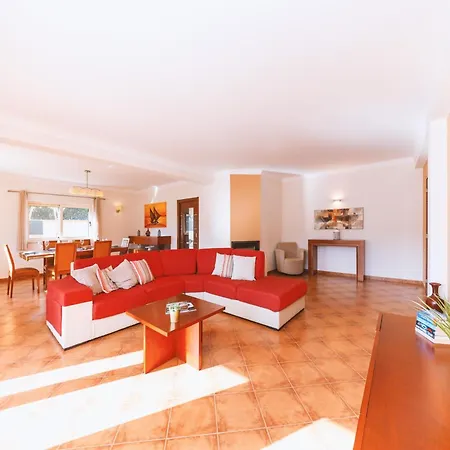 Villa In Albufeira Near Sea Beach * البوفيرا