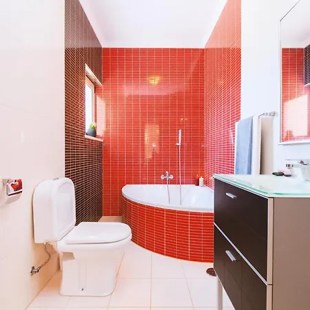 فيلة Villa In Albufeira Near Sea Beach *