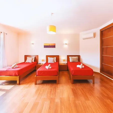 فيلة Villa In Albufeira Near Sea Beach *